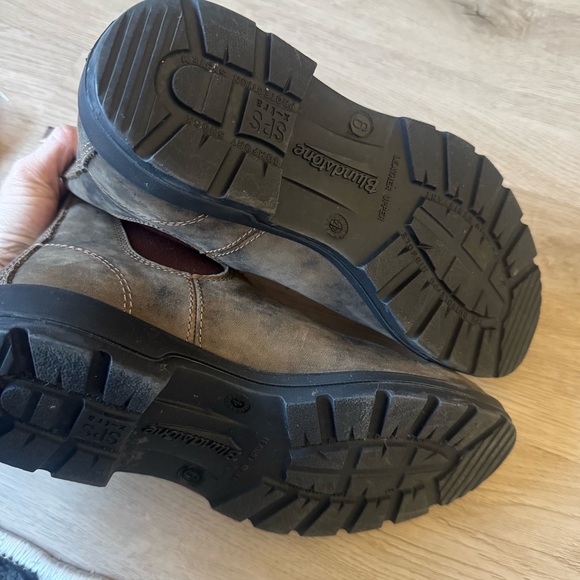 Rustic brown blundstone ankle boots - Picture 4 of 5